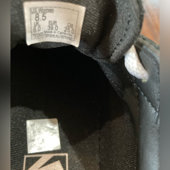 Vans Classic Black & White Old Skool Sneakers, women’s 8.5 - Picture 9 of 9